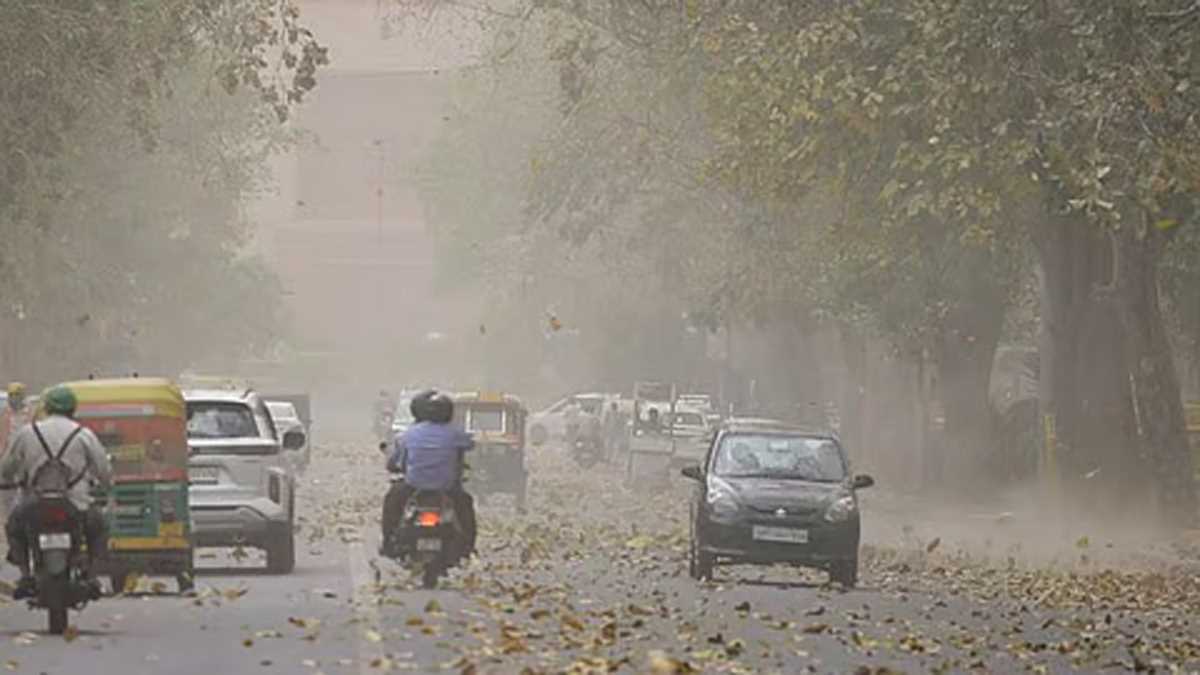 भारत में मौसम का बदलता मिजाज, हीट वेव, भारी बारिश और धूल भरी आंधी का अलर्ट